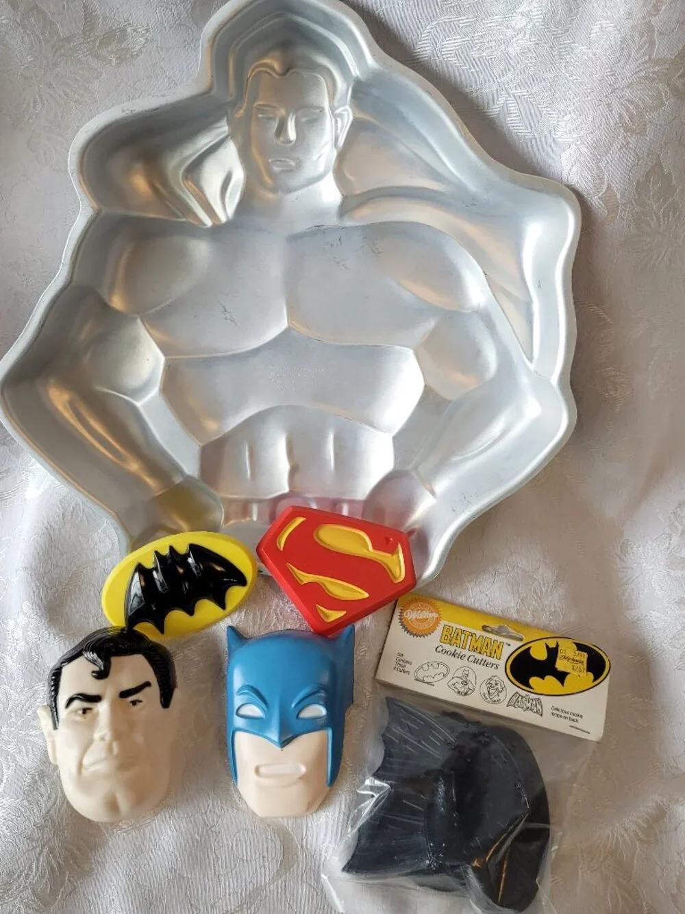 Vintage Wilton DC Superman Batman 1977 Cake Pan face inserts Comics Nostalgia